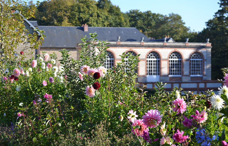 Jardines de flores del Chateau de Breteuil