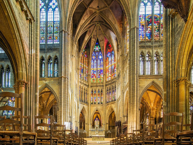 Interior y vidrieras de la Catedral de Metz