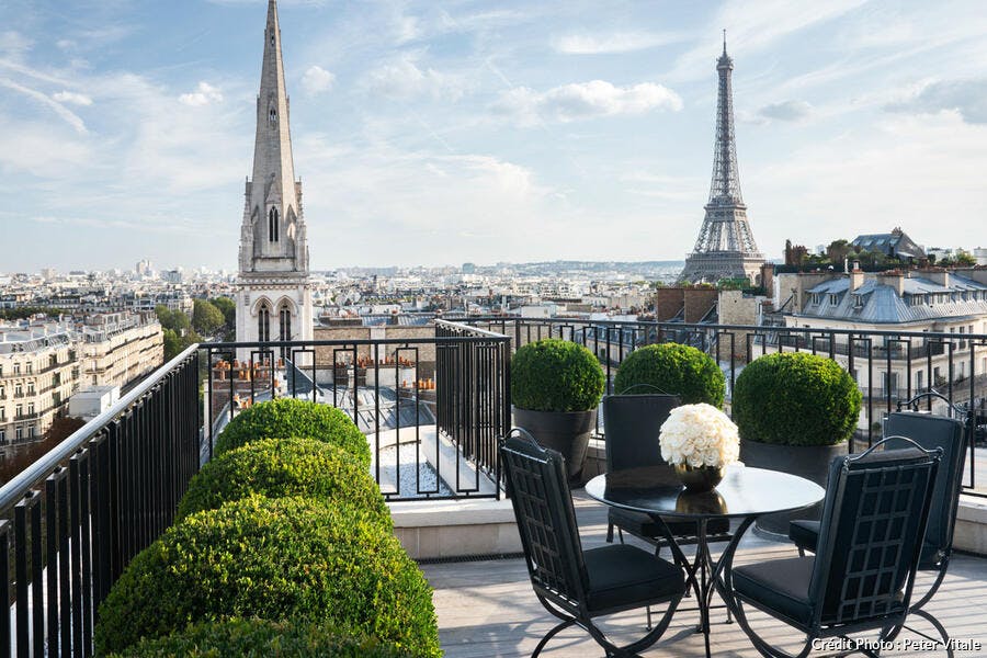Terraza del ático del hotel George V, en París 