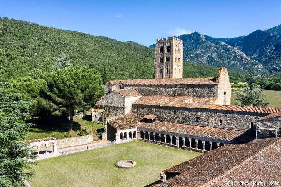 Abadía de Saint Michel de Cuxa, vista aérea 