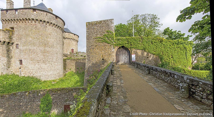 Lassay y su castillo medieval 