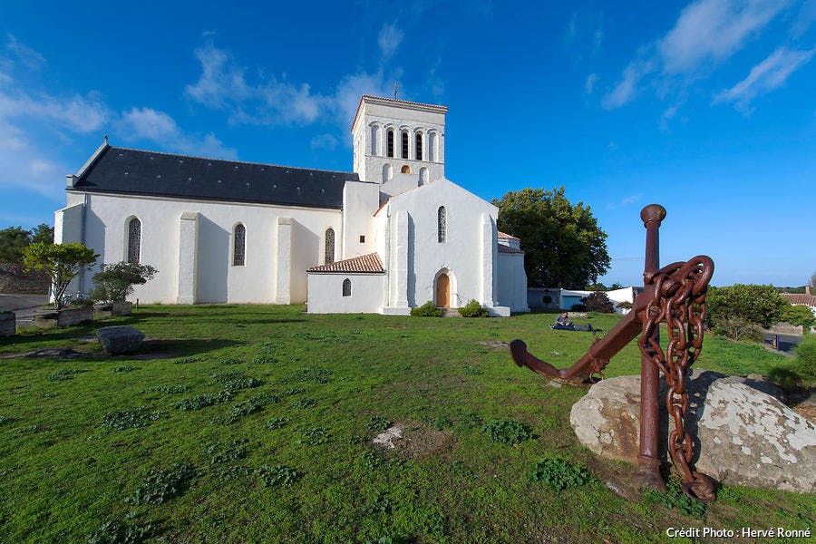 La Iglesia de Saint-Sauveur en la isla de Yeu 