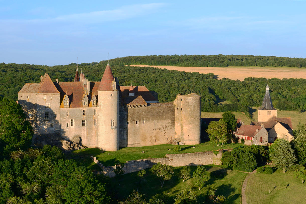 Châteauneuf-en-Auxois, vestigio medieval en Borgoña