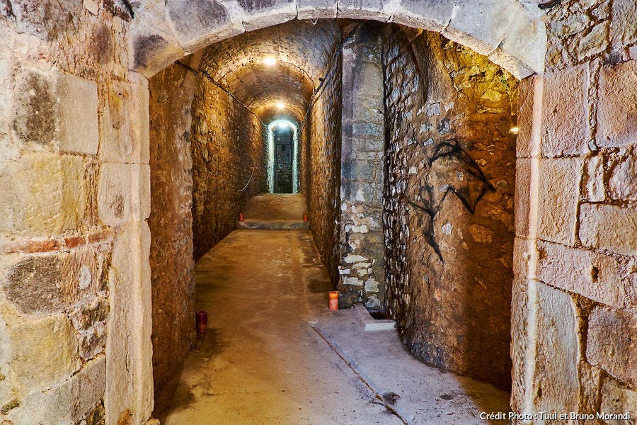 Pasajes subterráneos del castillo de Couches 