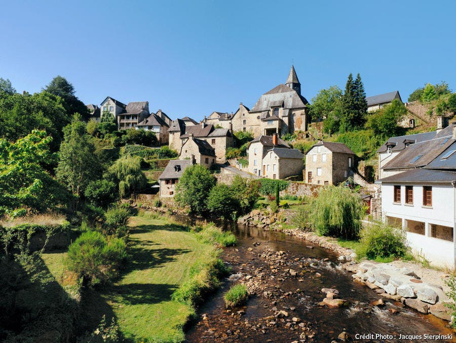 Treignac, pueblo a orillas del Vézère en el macizo de Monédières
