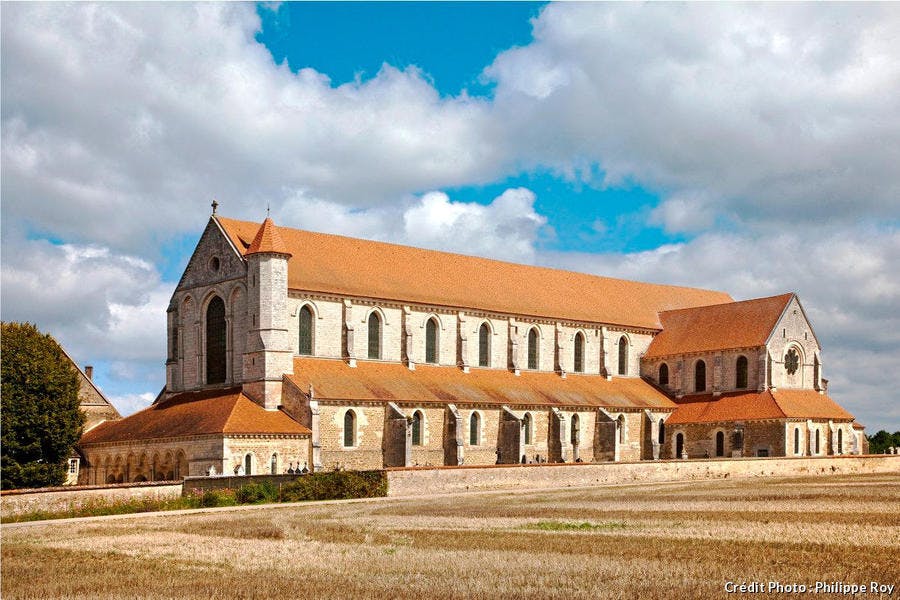 La abadía cisterciense de Pontigny, en Borgoña 