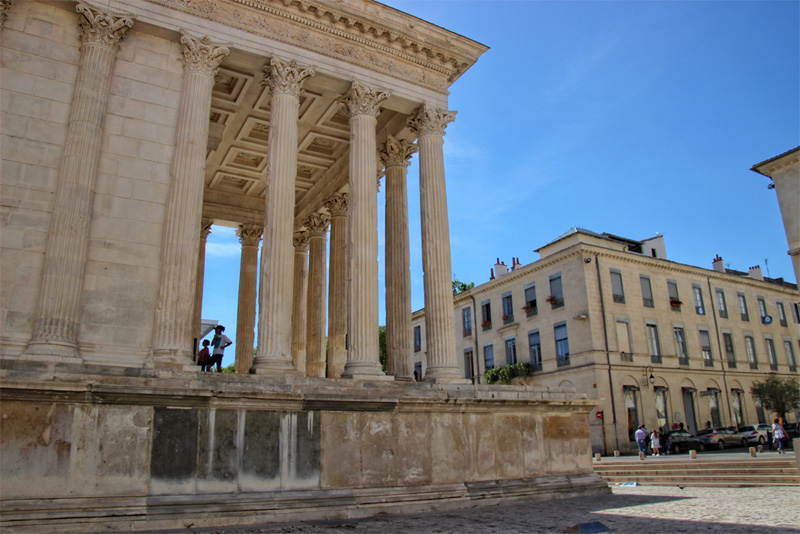 Templo romano en la ciudad de Nimes
