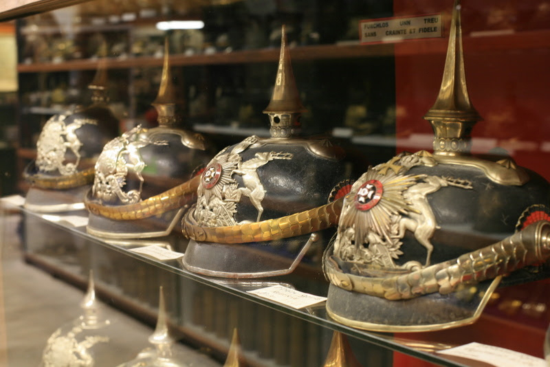 Colección de cascos militares alemanes en el Fuerte de la Pompelle Reims