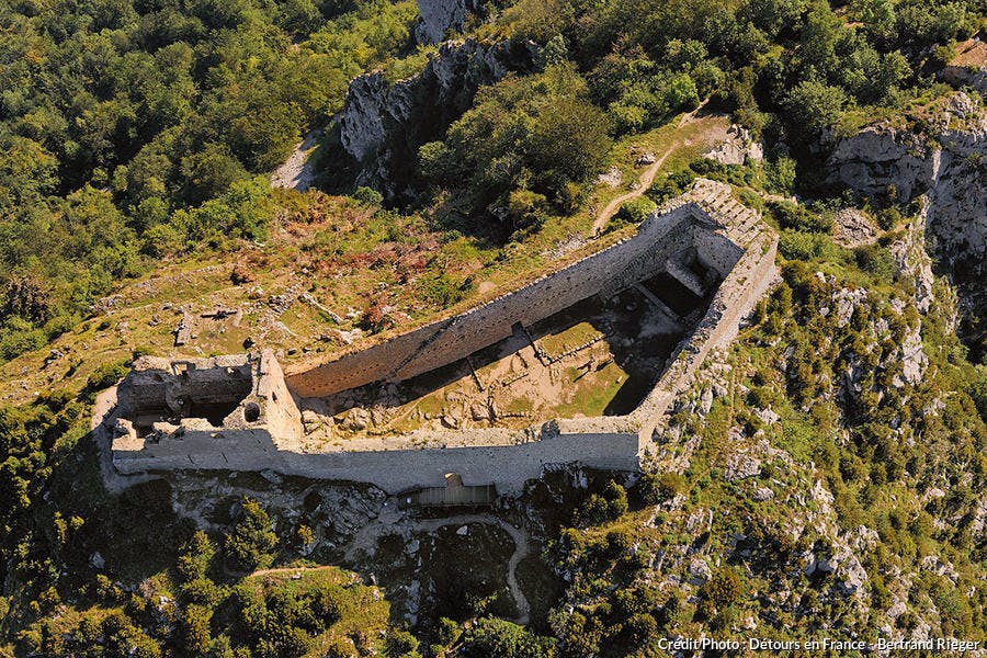 Castillo de Montsegur visto desde el cielo