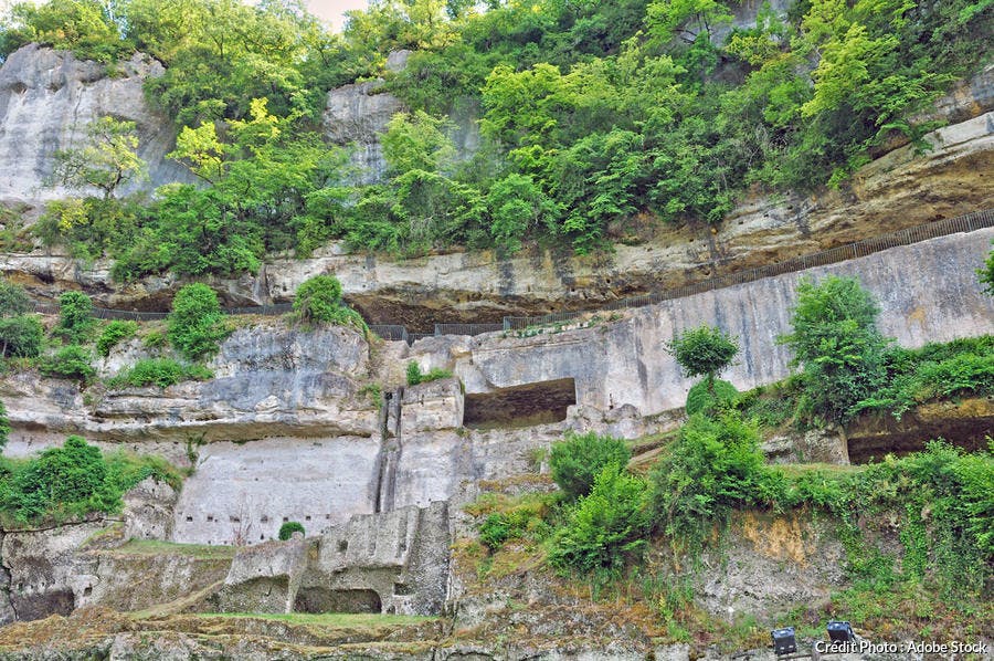 Cuevas trogloditas de La Roque-Saint-Christophe