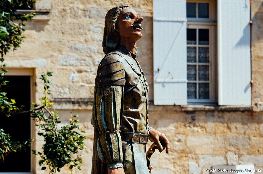 Estatua de Cyrano, Place Pélissière en Bergerac 
