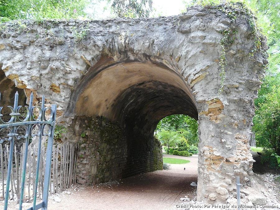 perigueux-ruinas-anfiteatro-jardin-des-arenes.jpg