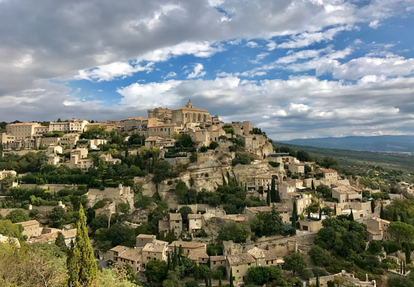 La ciudad de montaña de Gordes Provence