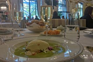 Cenas exquisitas y asequibles en el Peninsula Hotel Paris